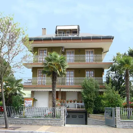 Apartments In Lignano Sabbiadoro 42742 リニャーノ・サッビアドーロ